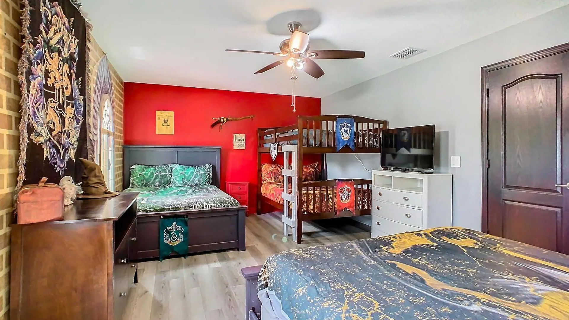 Large Retreat Villa With Pool Game Room Davenport