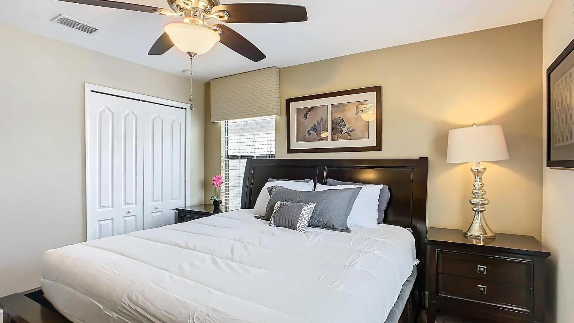 Large Retreat Villa With Pool Game Room Davenport 0*,  United States
